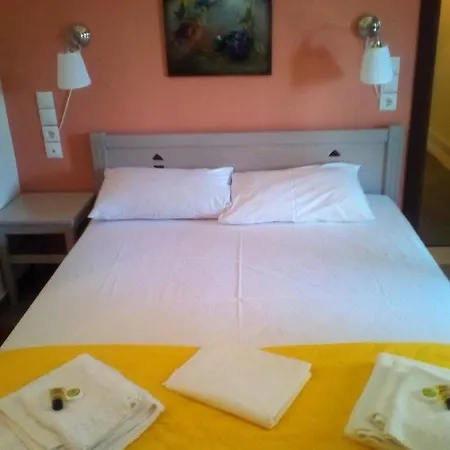 To Greki Guest house Livartzi