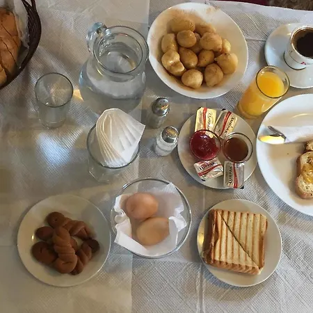 To Greki Maison d'hôtes Livartzi